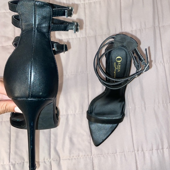 Black Heels 👠 - Picture 2 of 4